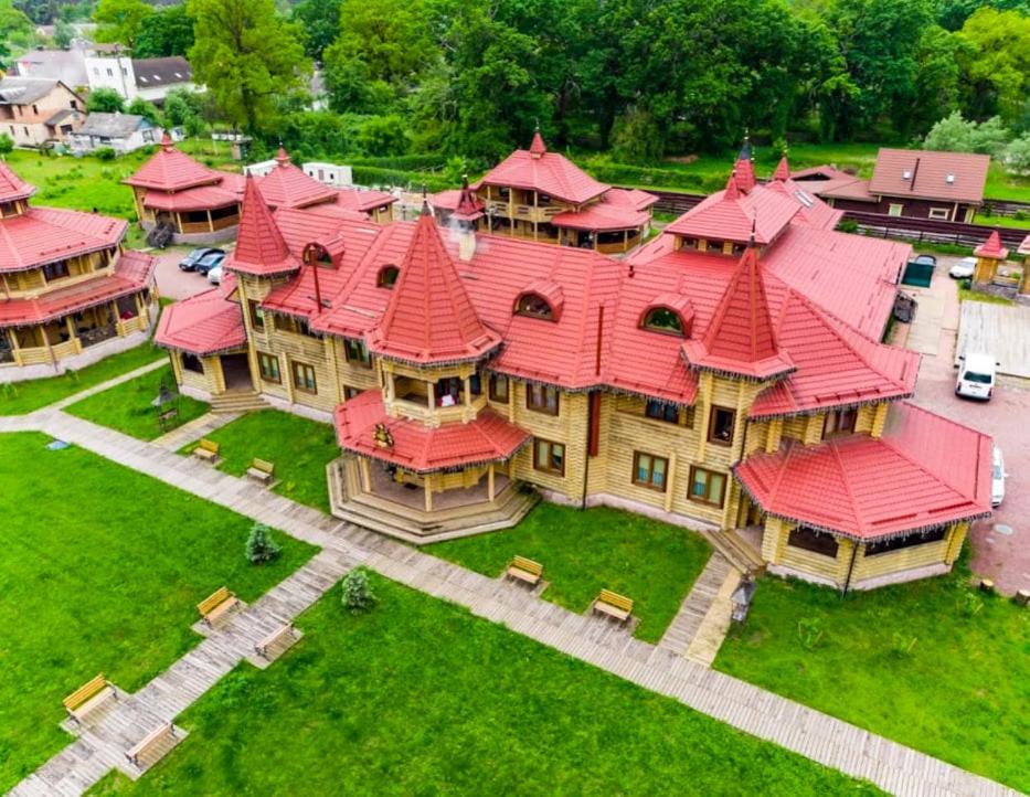 Загородный Комплекс Fort Pirnov Park Pirnove Exterior foto