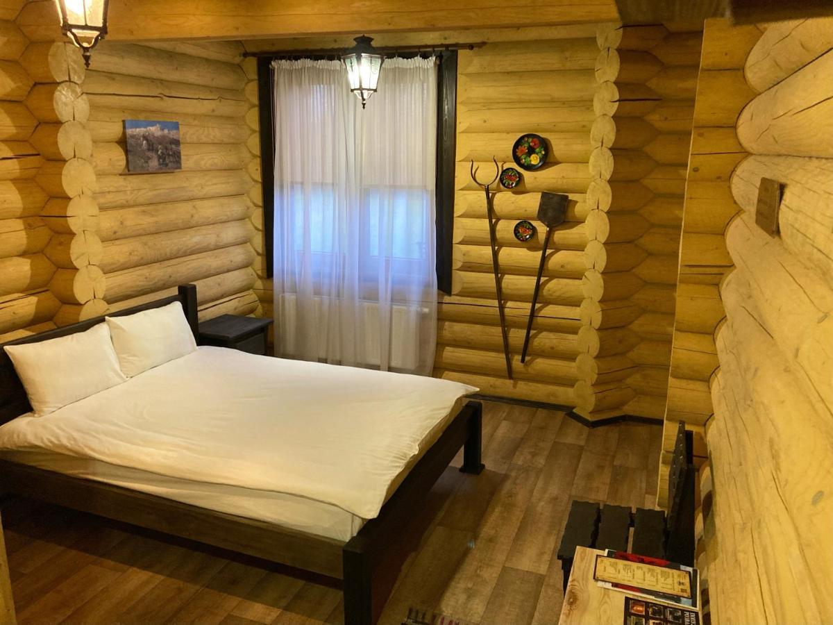 Загородный Комплекс Fort Pirnov Park Pirnove Exterior foto