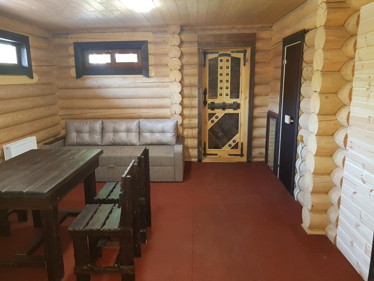 Загородный Комплекс Fort Pirnov Park Pirnove Exterior foto